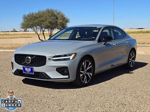 2024 Volvo S60 B5 Core Dark Theme