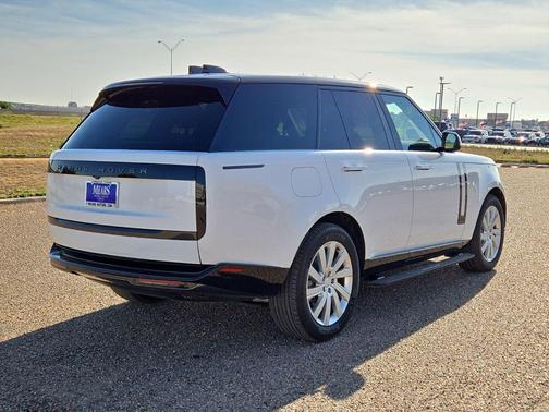 White 2023 Land Rover Range Rover P400 SE