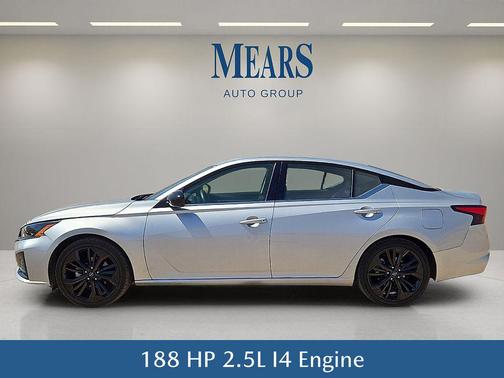 Brilliant Silver Metallic 2024 Nissan Altima SR FWD