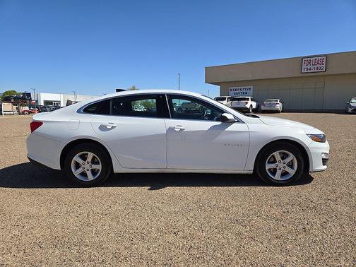 Summit White 2025 Chevrolet Malibu 1LS