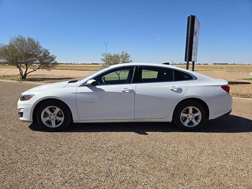 Summit White 2025 Chevrolet Malibu 1LS