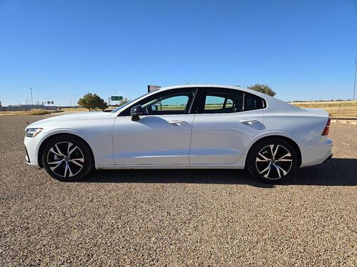2025 Volvo S60 B5 Core