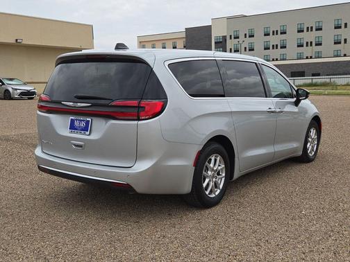 Silver Mist Clearcoat 2024 Chrysler Pacifica Touring L