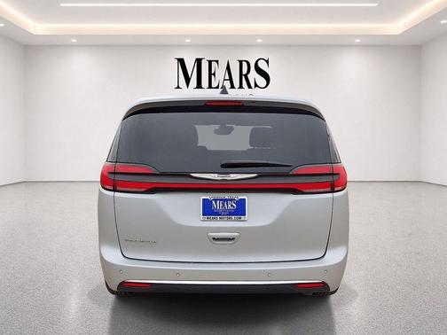 Silver Mist Clearcoat 2024 Chrysler Pacifica Touring L