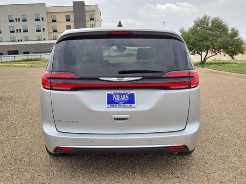 Silver Mist Clearcoat 2024 Chrysler Pacifica Touring L