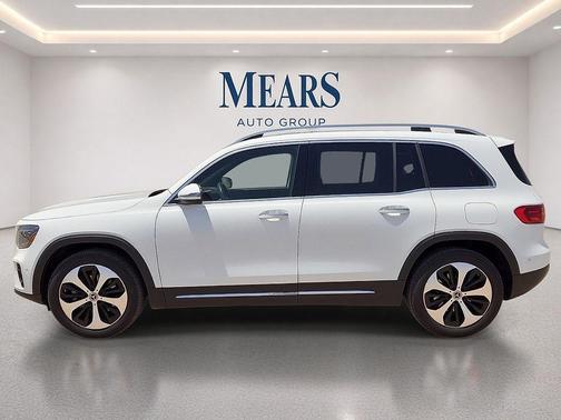 Polar White 2025 Mercedes-Benz GLB 250 4MATIC