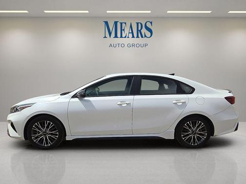 Snow White Pearl 2023 Kia Forte GT-Line