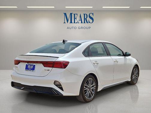 Snow White Pearl 2023 Kia Forte GT-Line