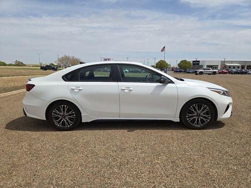 Snow White Pearl 2023 Kia Forte GT-Line