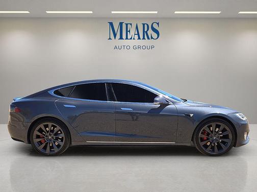 2020 Tesla Model S Performance