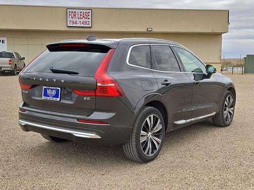 2023 Volvo XC60 B5 Plus Bright Theme