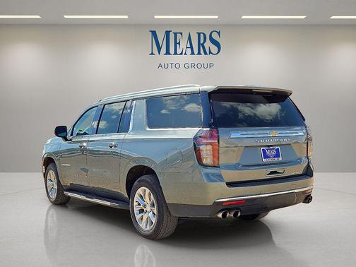 2023 Chevrolet Suburban Premier