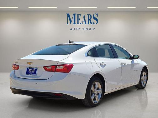 Summit White 2025 Chevrolet Malibu 1LS