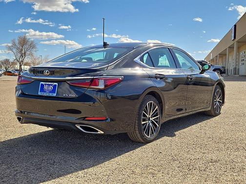 2022 Lexus ES 350 Base