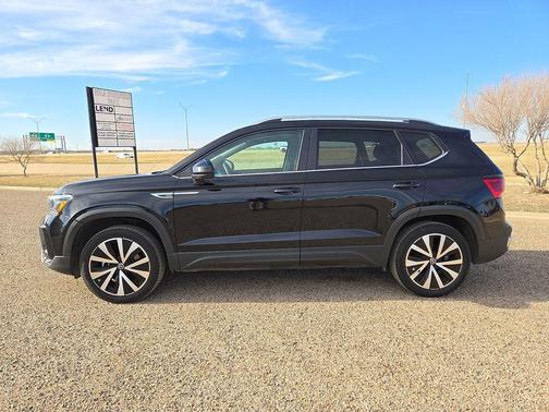 2024 Volkswagen Taos 1.5T SE