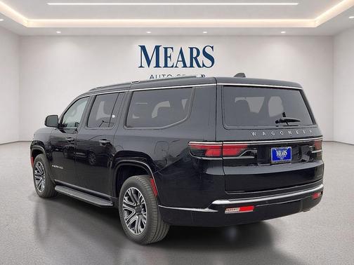 Diamond Black Crystal Pearlcoat 2024 Jeep Wagoneer L Series II 4x2