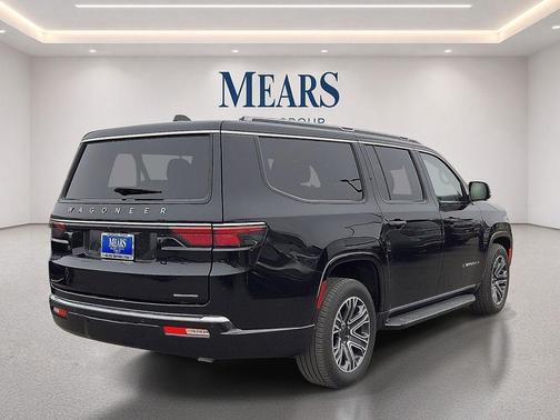 Diamond Black Crystal Pearlcoat 2024 Jeep Wagoneer L Series II 4x2