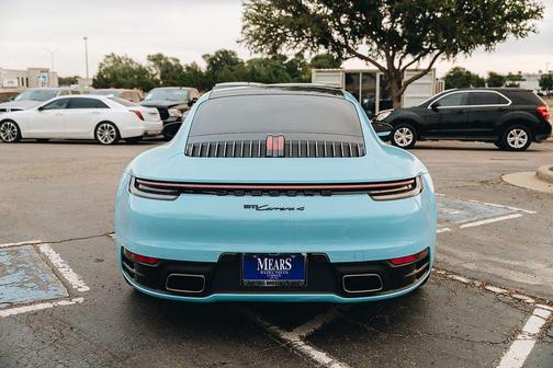 2021 Porsche 911 Carrera