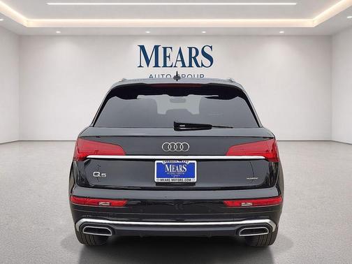 Mythos Black Metallic 2023 Audi Q5 45 S line Premium