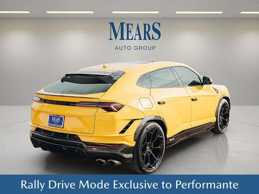 2024 Lamborghini Urus Performante