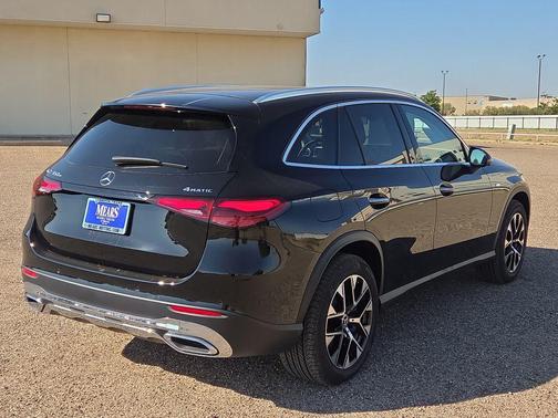 Black 2025 Mercedes-Benz GLC 350e Base