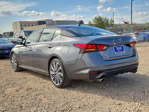 2023 Nissan Altima 2.5 SL