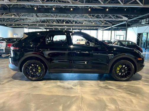 2021 Porsche Cayenne E-Hybrid/AWD/PremiumPkg/PanoRoof/Htd&CldSeats/ComfortAccess