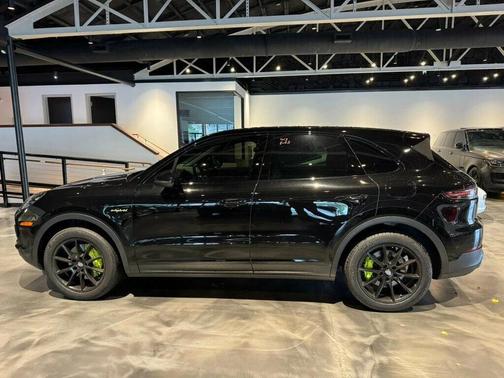 2021 Porsche Cayenne E-Hybrid/AWD/PremiumPkg/PanoRoof/Htd&CldSeats/ComfortAccess