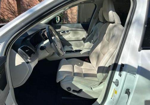 2023 Volvo XC90 Recharge Plug-In Hybrid T8 Ultimate Dark Theme 7-Seater