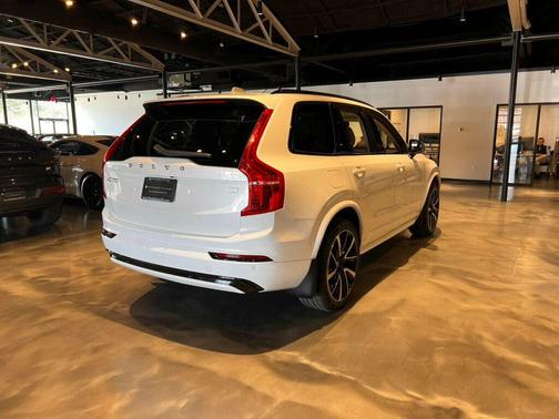 2023 Volvo XC90 Recharge Plug-In Hybrid T8 Ultimate Dark Theme 7-Seater