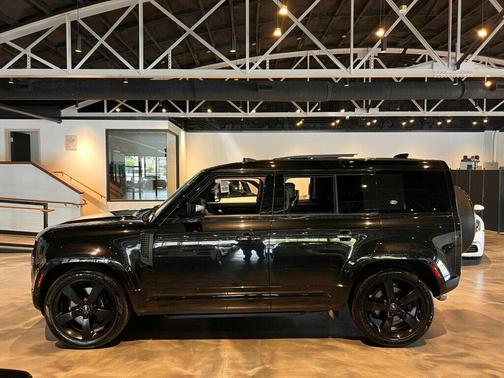 Santorini Black Metallic 2023 Land Rover Defender 110 V8