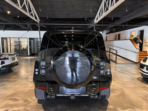 Santorini Black Metallic 2023 Land Rover Defender 110 V8
