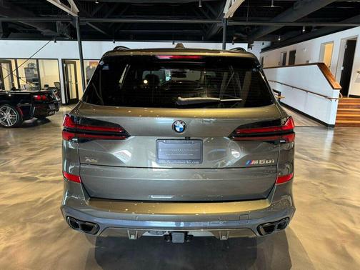 2025 BMW X5 M60i
