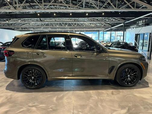 2025 BMW X5 M60i
