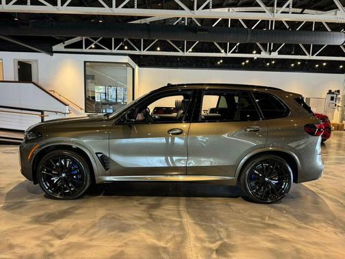 2025 BMW X5 M60i
