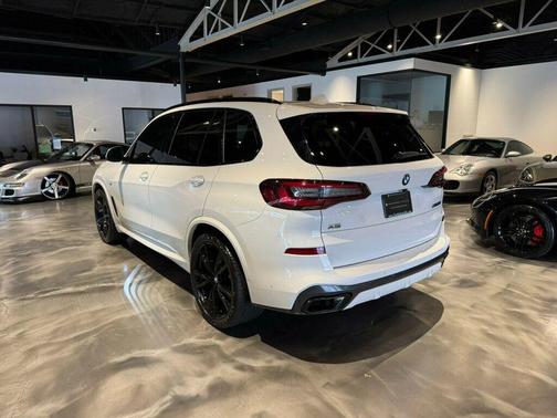 2022 BMW X5 M50i