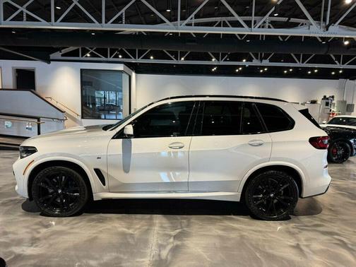 2022 BMW X5 M50i