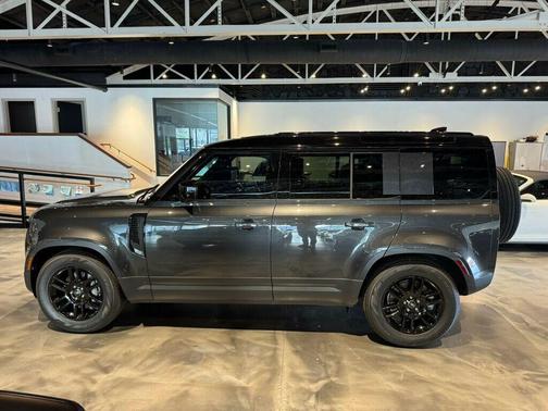 2025 Land Rover Defender 110 P300