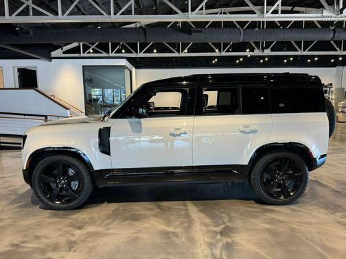 2021 Land Rover Defender 110 X-Dynamic HSE