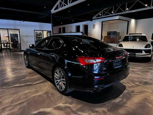 Nero 2016 Maserati Ghibli Base