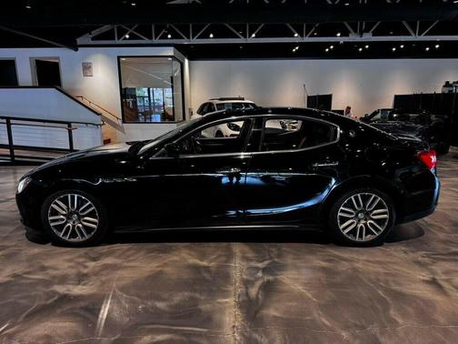 Nero 2016 Maserati Ghibli Base