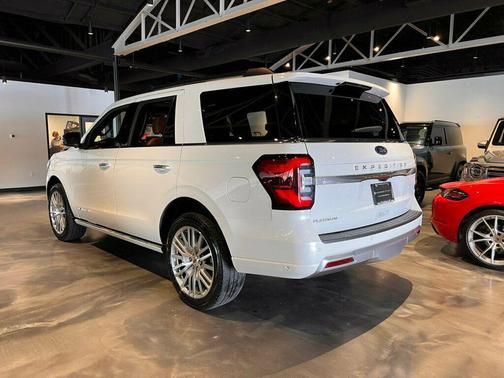 Star White Metallic Tri-Coat 2024 Ford Expedition Platinum