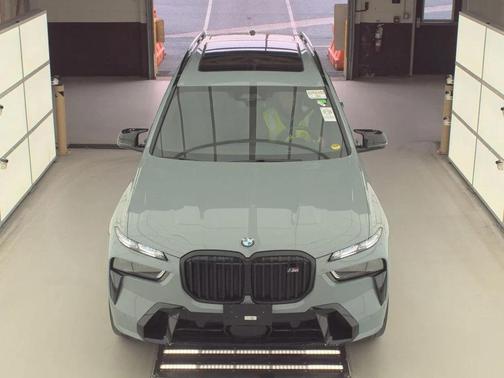 Brooklyn Grey Metallic 2024 BMW X7 M60i