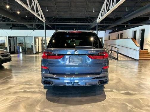 2022 BMW X7 M50i