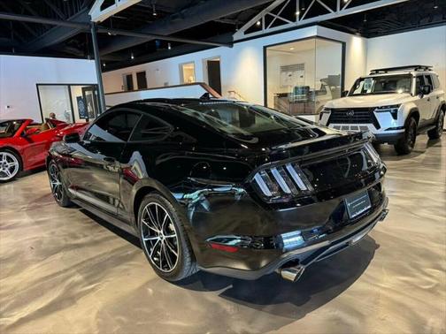 2020 Ford Mustang EcoBoost