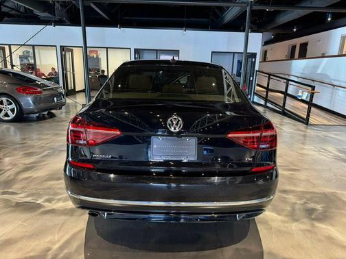 2018 Volkswagen Passat 2.0T R-Line