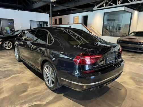 2018 Volkswagen Passat 2.0T R-Line