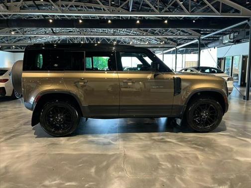 2022 Land Rover Defender 110 S