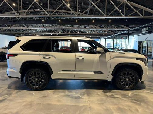 2025 Toyota Sequoia Platinum