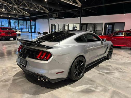 2020 Ford Shelby GT350 Base